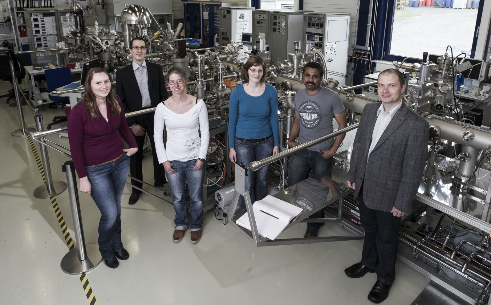 Group photo, depicting all current members of the Nanodynamics group